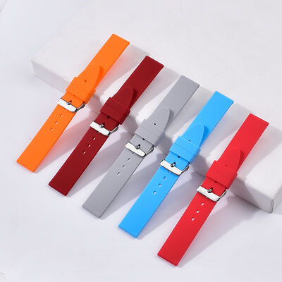 Good price Customer's LOGO Thick Rubber Silicone Watch Strap with Watch Band Buckle and CHARM online